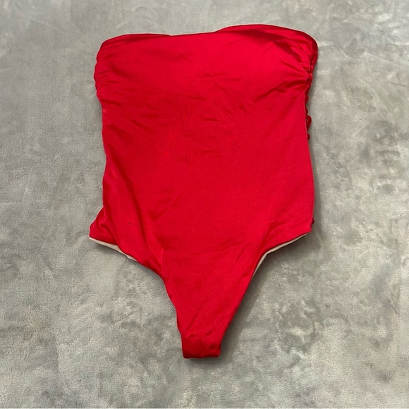 New! Leonisa Sculpting Macramé Back Strapless One-Piece Swimsuit 27659 - Picture 5 of 8